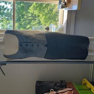 Pencil skirt and vest set.